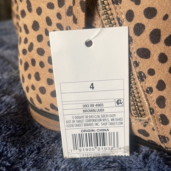 Cat & Jack leopard booties. Brand new - Picture 2 of 2